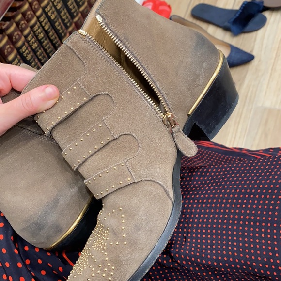 Chloé / Susanna Greige Studded Suede Booties - Picture 6 of 10